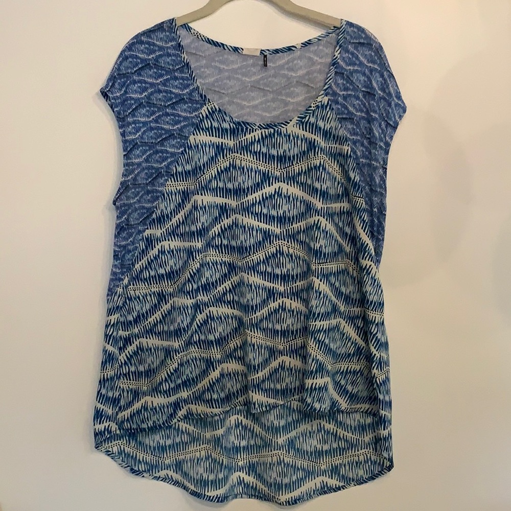 Anthro Akemi + Kin Top - Picture 3 of 6